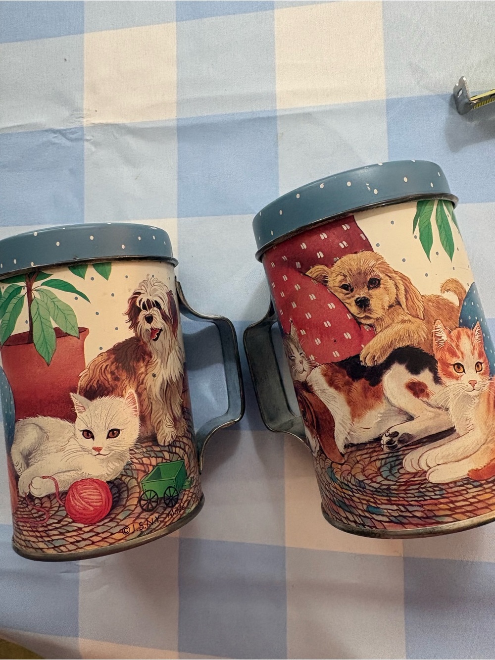 #Salt & Pepper Shakers Pair of #VNTGE
Cat & Dog Illustrated Tin Mugs#Gift #Decor